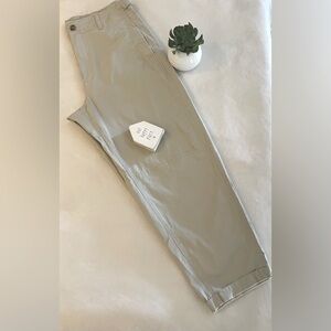 Woman’s OldNavy Cuffed Khaki Pants SZ XL